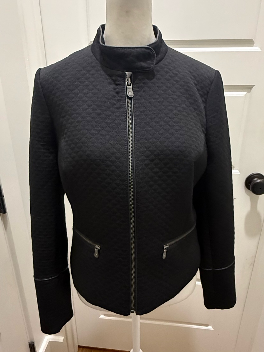 Banana Republic. Moto Quilted Jacket. Black. Size 6.